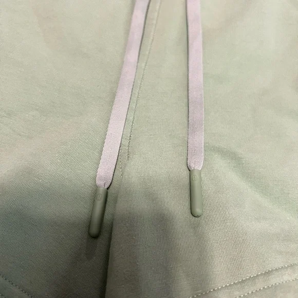 Lululemon Athletica Green Athletic Shorts with Elastic Waistband - Picture 6 of 7